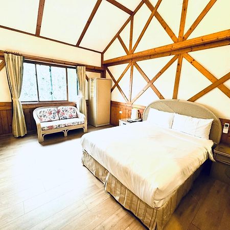 Ivy Motel Chiayi Buitenkant foto